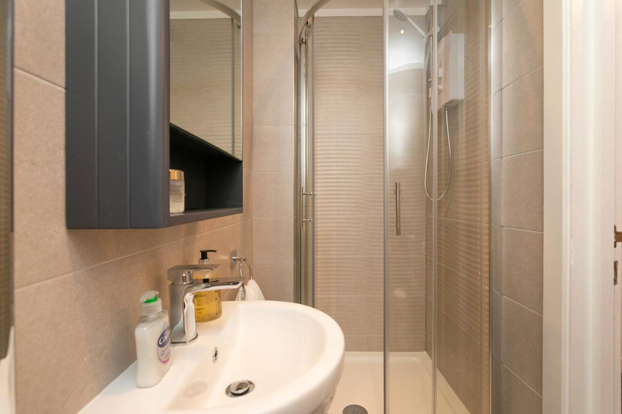 Hoemli Smart City Centre Apartment Лестер Экстерьер фото