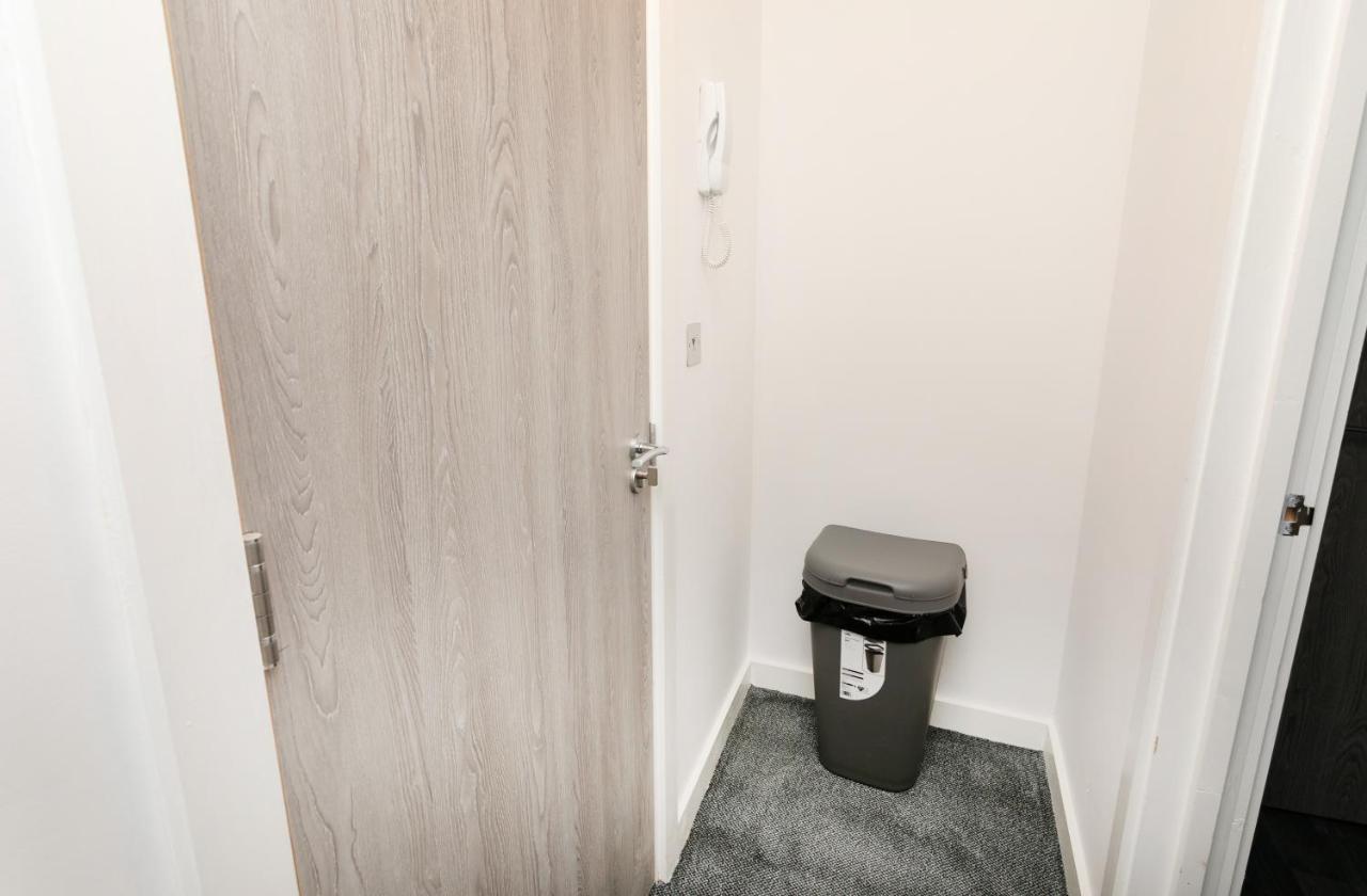 Hoemli Smart City Centre Apartment Лестер Экстерьер фото