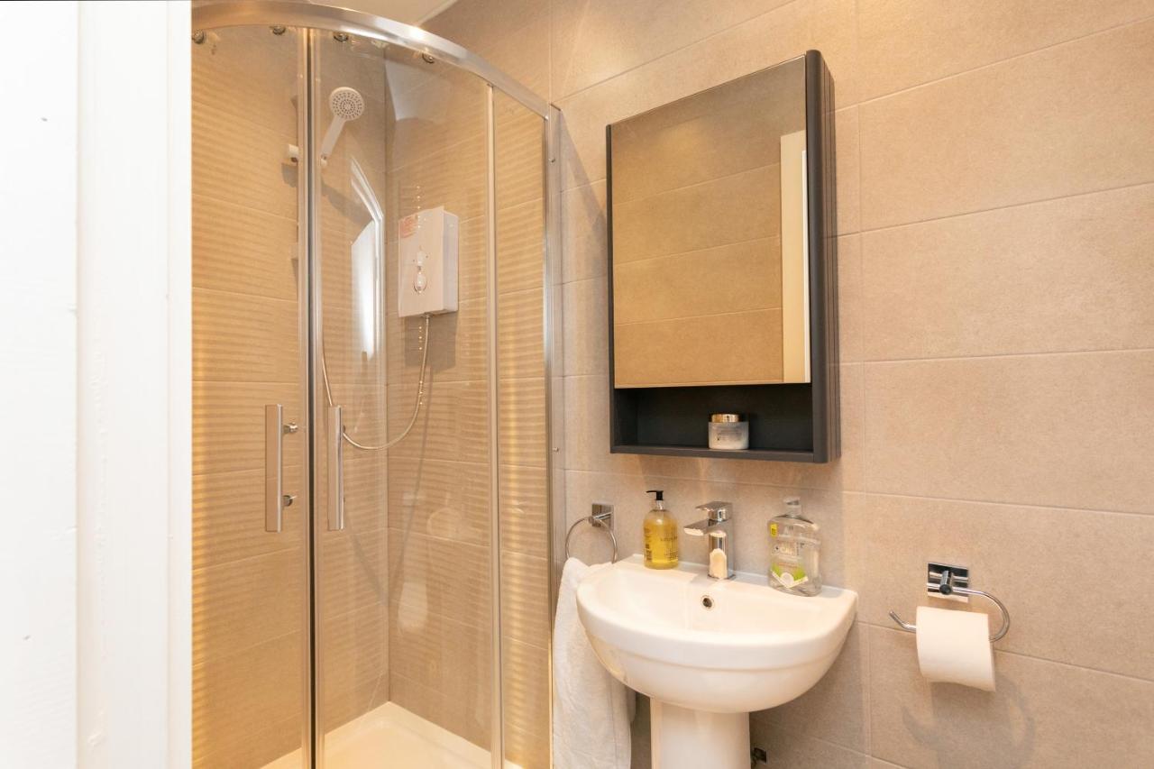 Hoemli Smart City Centre Apartment Лестер Экстерьер фото