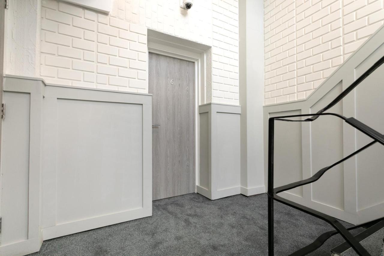 Hoemli Smart City Centre Apartment Лестер Экстерьер фото
