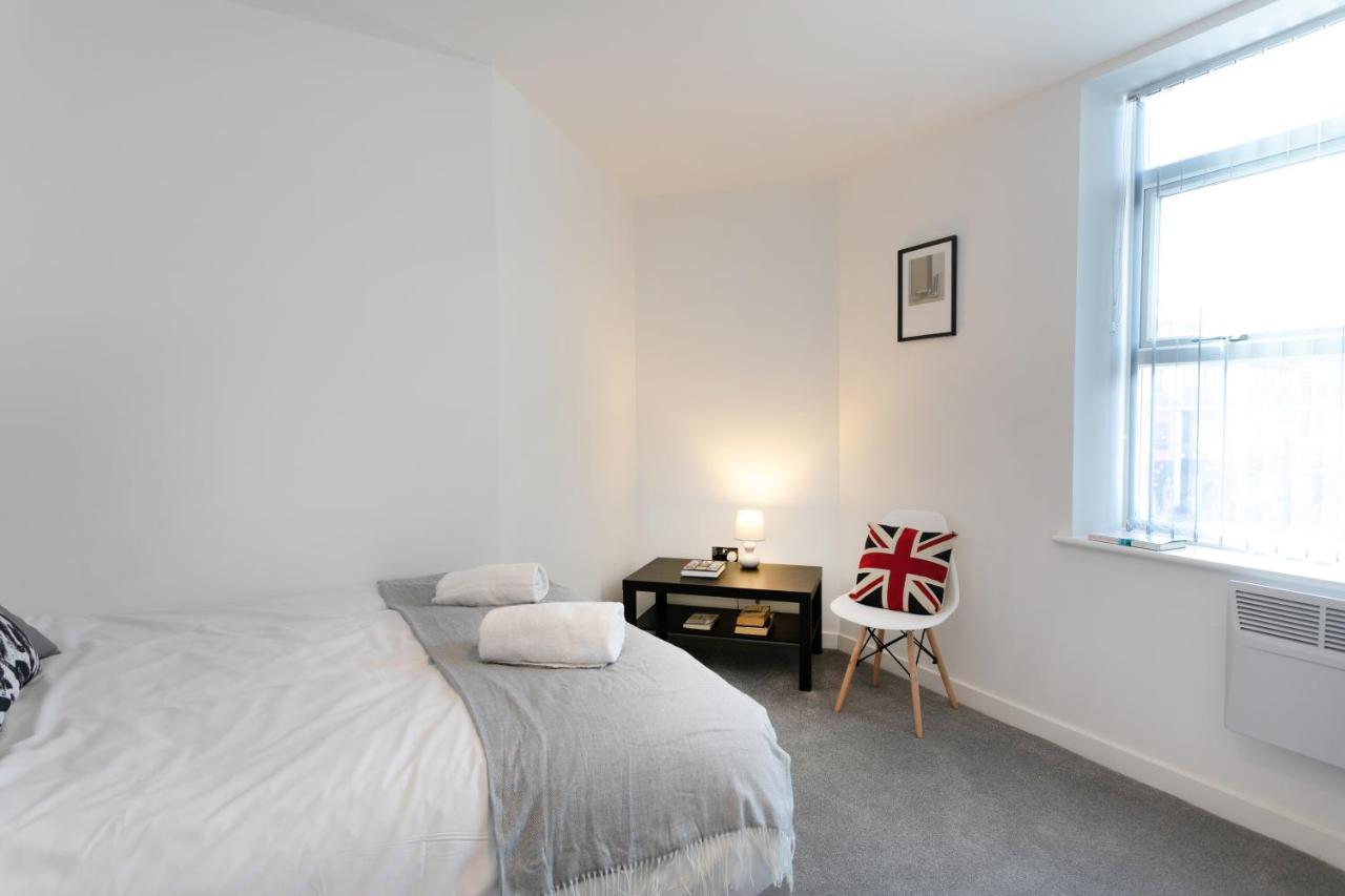 Hoemli Smart City Centre Apartment Лестер Экстерьер фото