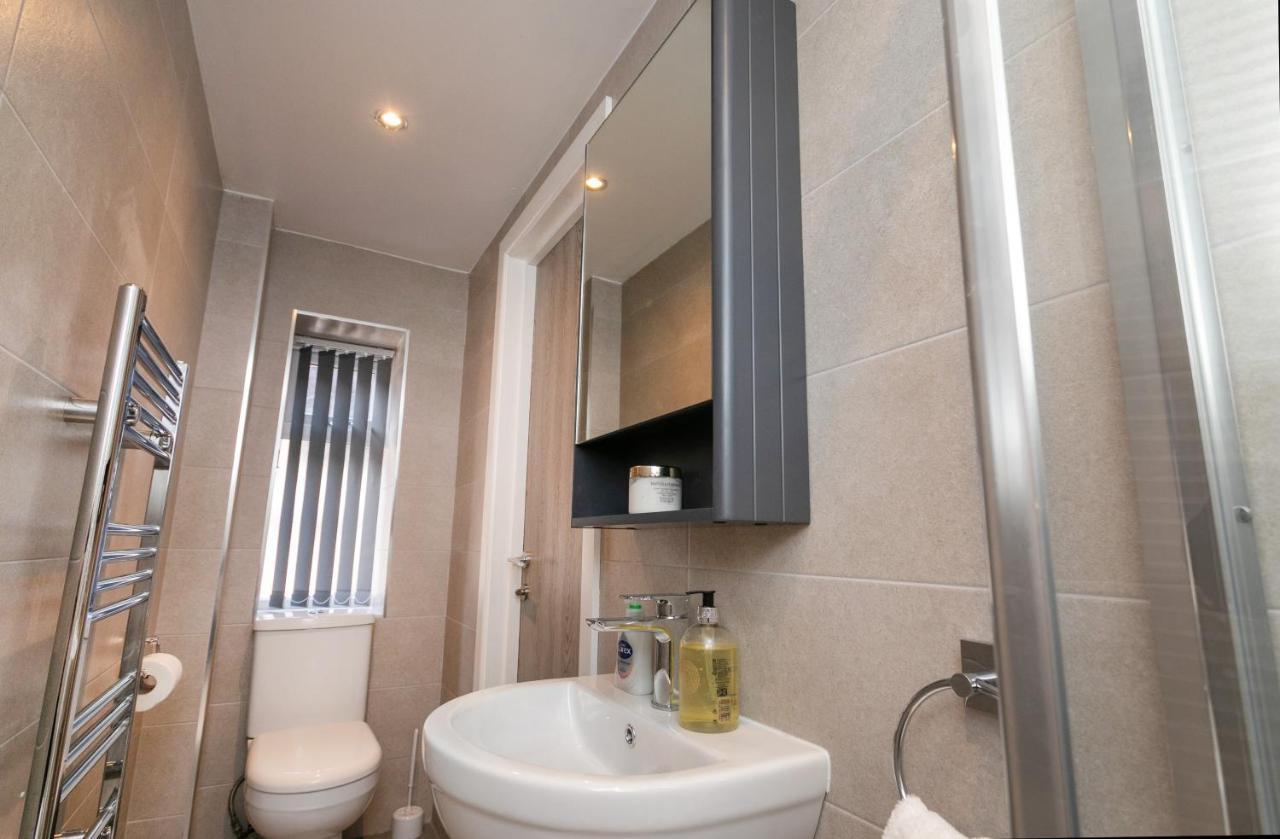 Hoemli Smart City Centre Apartment Лестер Экстерьер фото